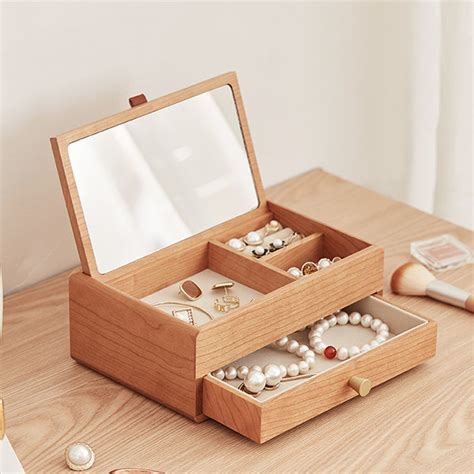 designer jewelry box below 80.